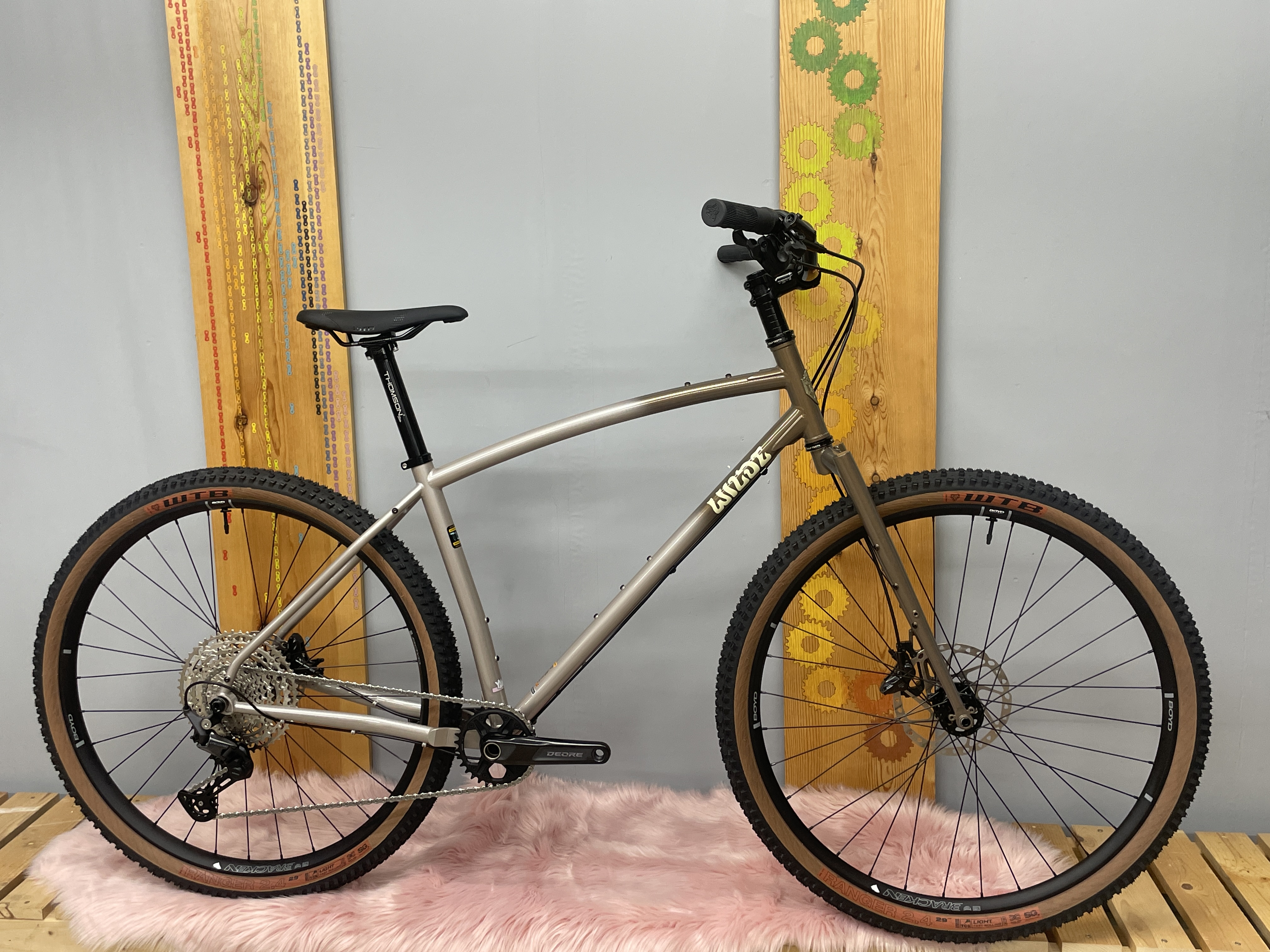 Wilde Supertramp Bikepacking Bike Brown/Champagne Wilde Supertramp Bikepacking Bike Brown/Champagne