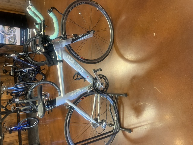 2008 trek bicycles Madone 4.5 Carbon Road Bike (56cm) South Tampa Bicycle Co 2008 Trek Equinox 7 WSD